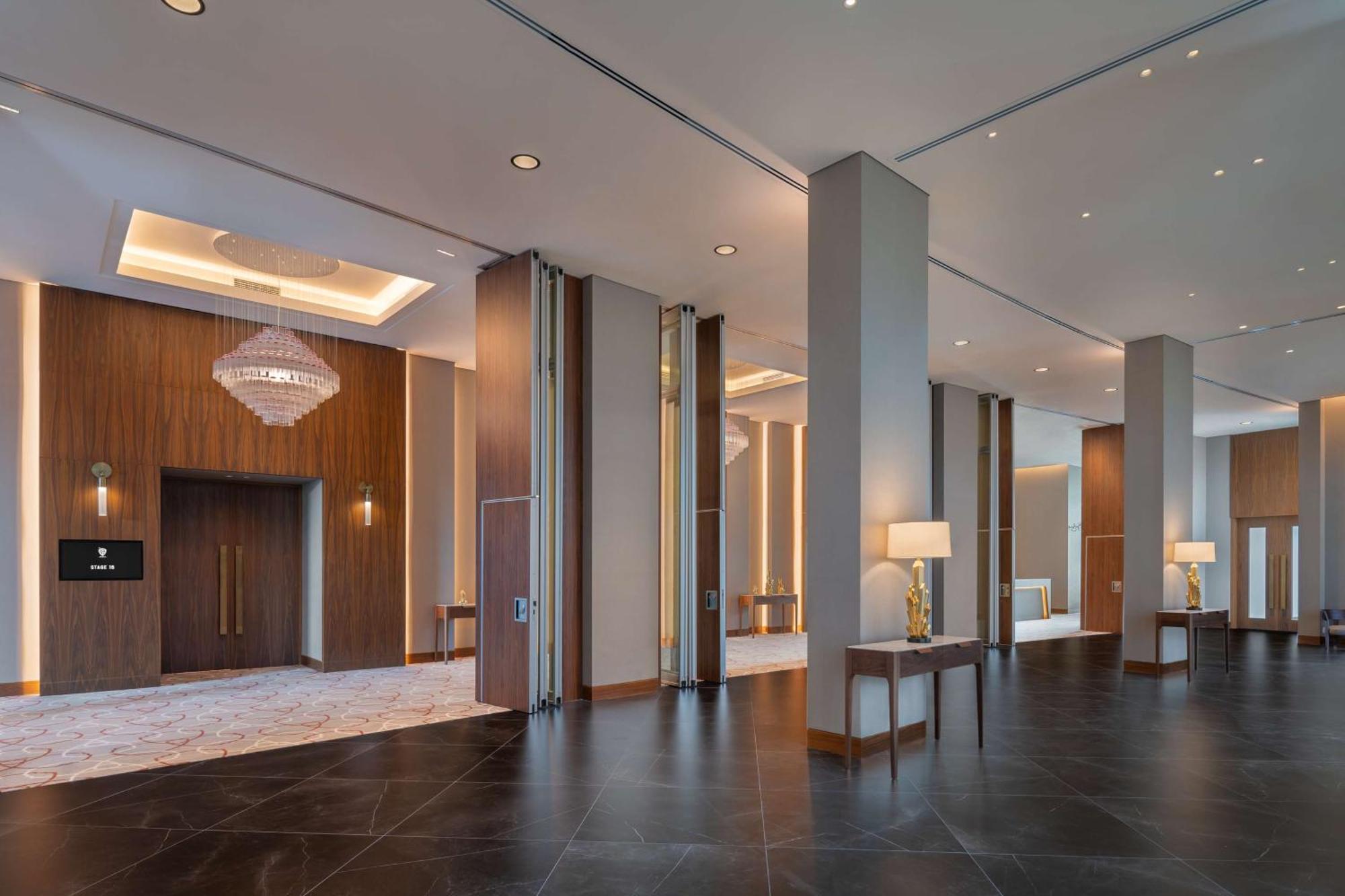 The Wb Abu Dhabi, Curio Collection By Hilton 5*