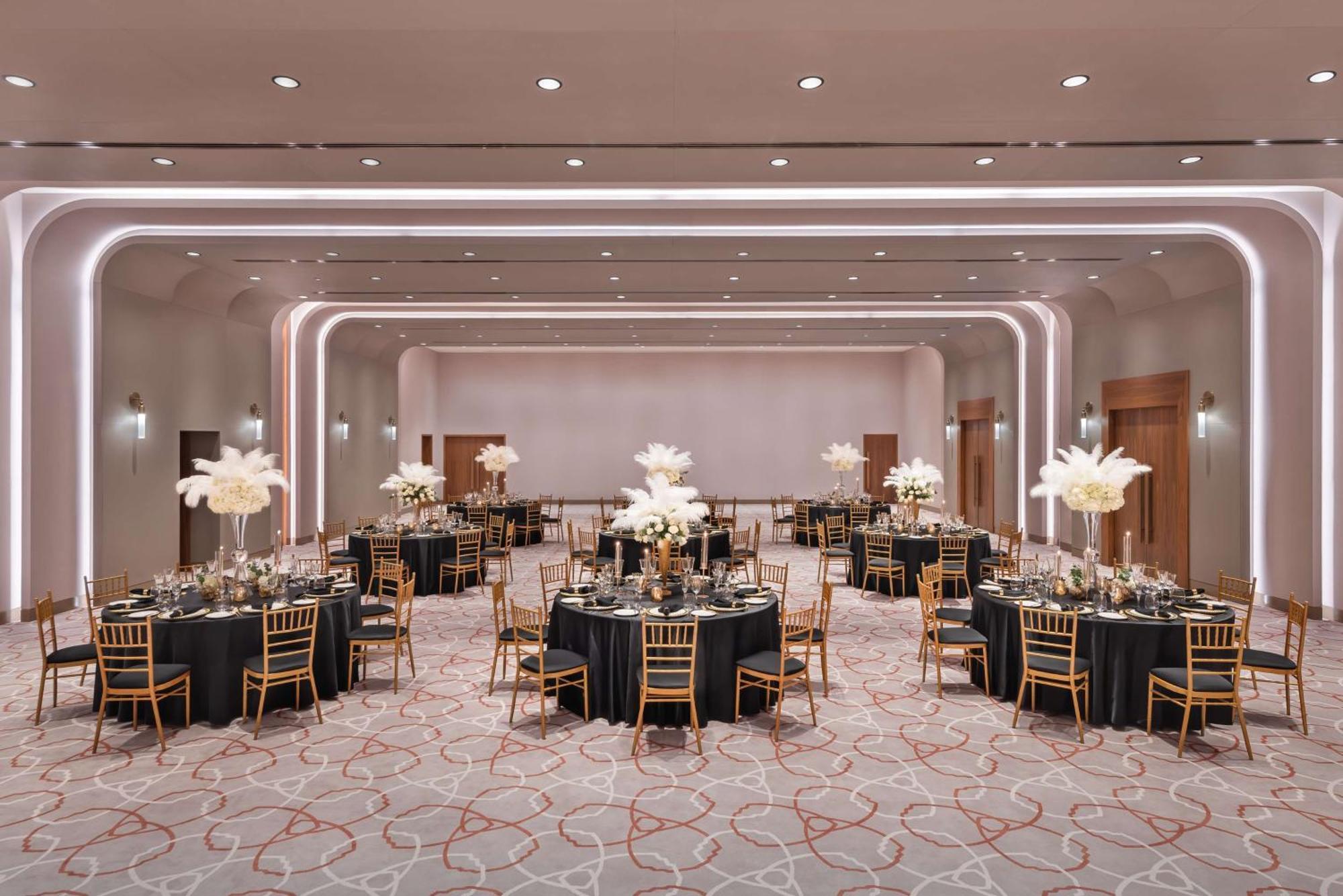 The Wb Abu Dhabi, Curio Collection By Hilton 5*