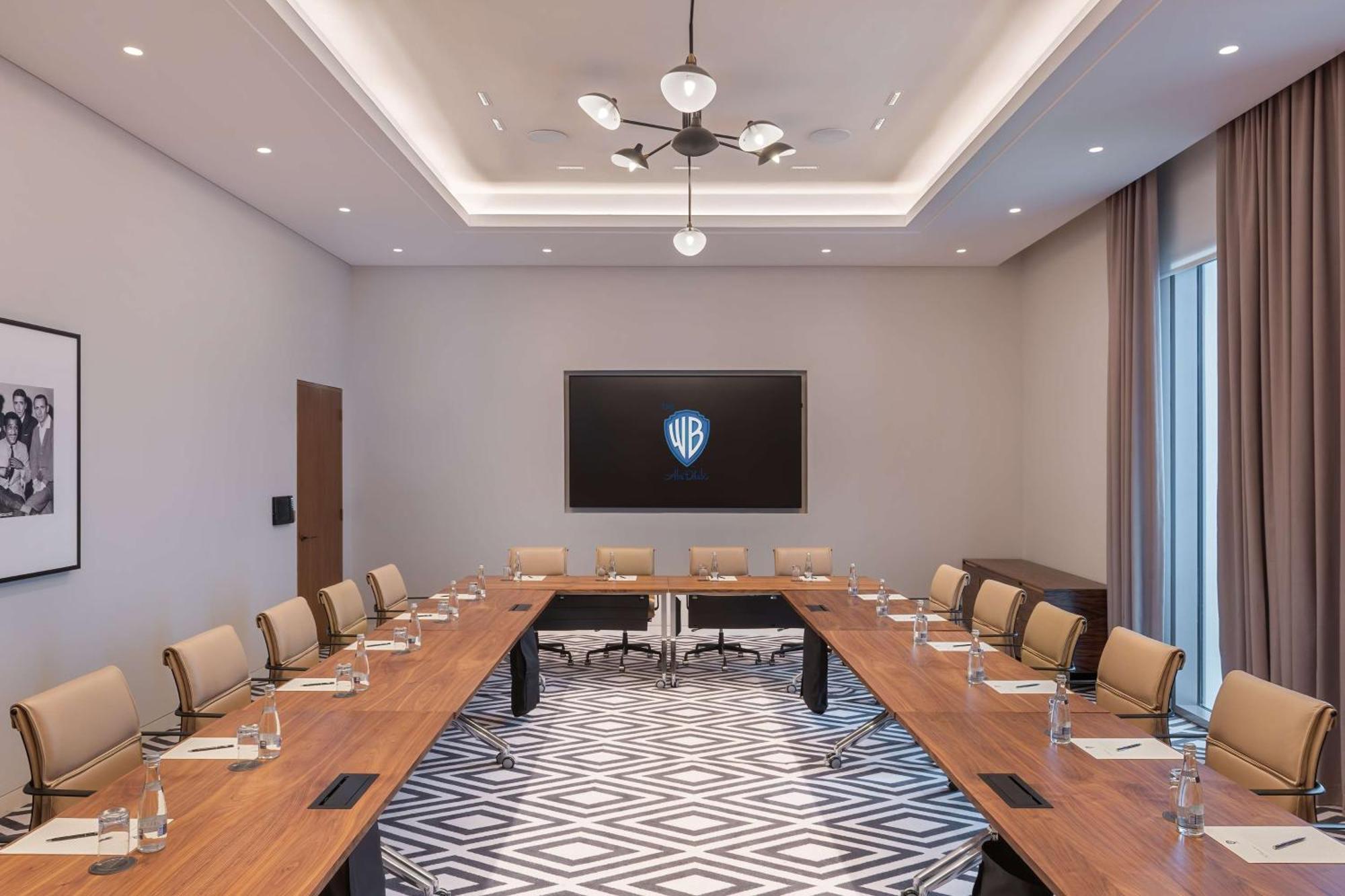 The Wb Abu Dhabi, Curio Collection By Hilton होटल 5*